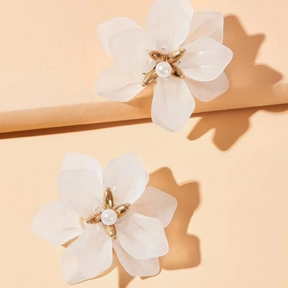 Flower Earrings - Picture 4 of 5